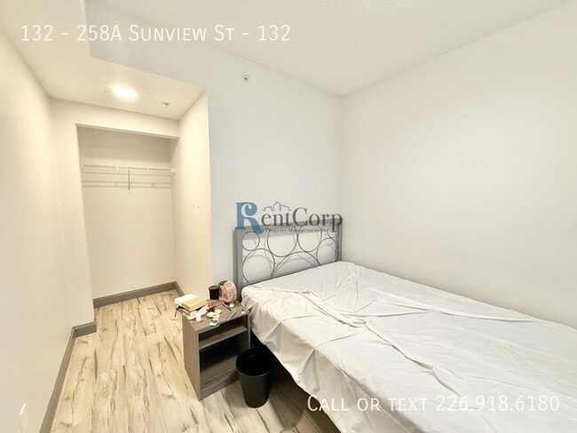 Photo - 258A-258A Sunview St