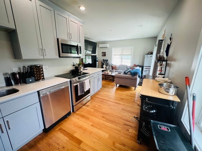Photo - 8 W Bellflower St Unit 1