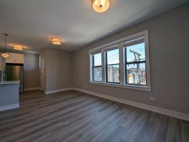 Photo - 3941 N Janssen Ave Unit 2