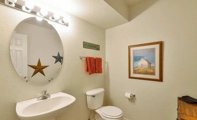Photo - 2930 W Stuart St