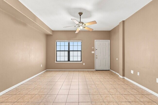 Photo - 1718 Roxella St Unit B