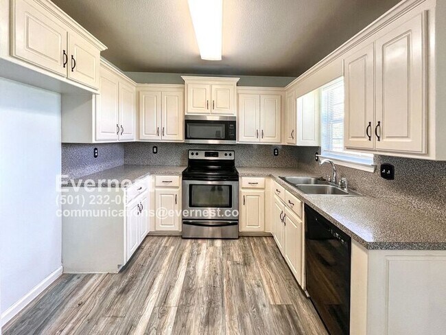 Photo - 18 Deer Run Dr