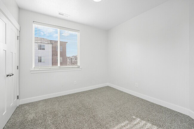 372 W 750 N Unit Vineyard Condominium