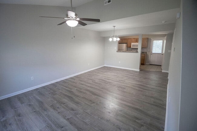 Photo - 1405 Greensboro Dr