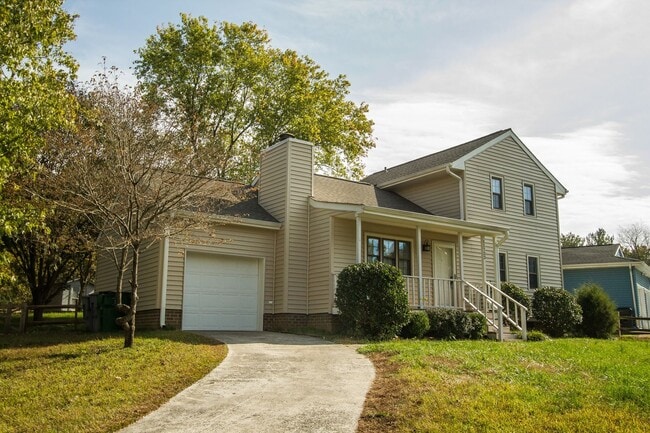 Building Photo - Move-In Ready 3BR Home with Upgrades & Prime Charlotte Location!