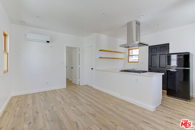 Building Photo - 1281 4th Ave Rental