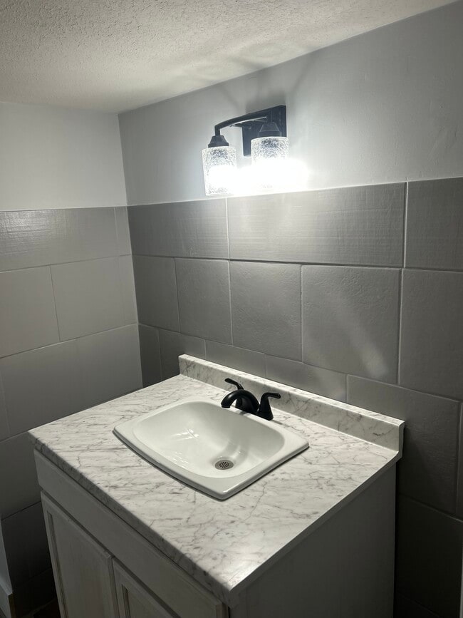 Photo - 9511 Gentry Ave