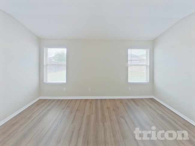 Photo - 752 Rutherford Dr