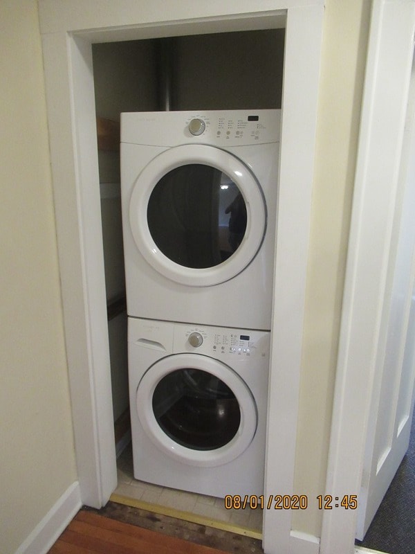 Photo - 719 E 7th St