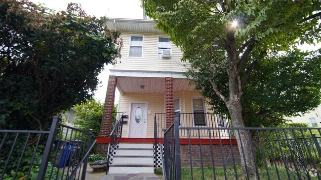 Building Photo - 174 Beechwood Ave Unit 1st FL Rental