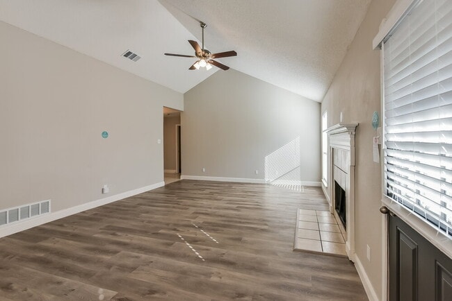 Photo - 813 Globe Ave