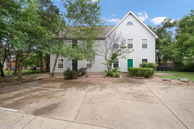 Photo - 2908 Whisper Oaks Ln Unit 1