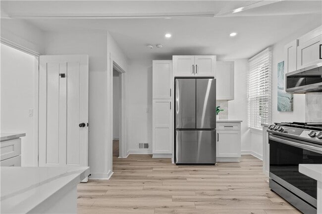 13 Sherman St Unit 3