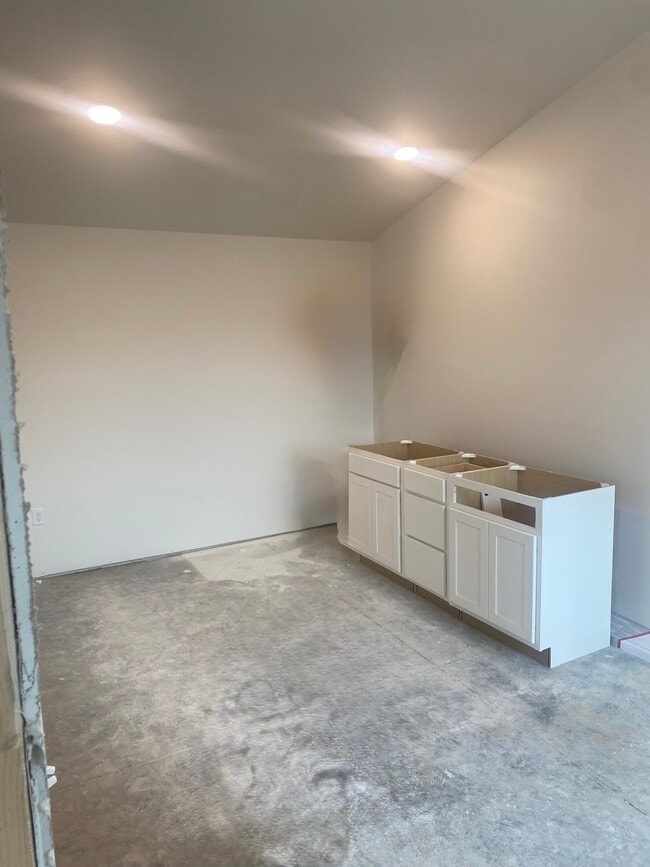 Photo - 12 Huntington Dr