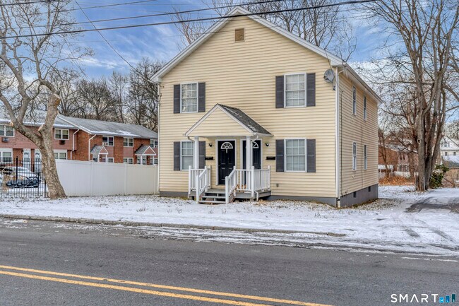 Building Photo - 272 Capen St