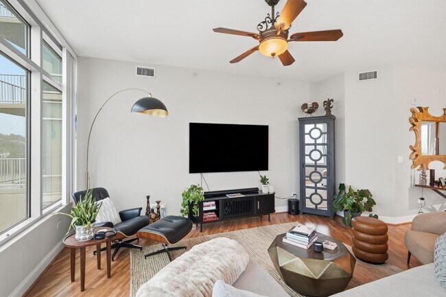 400 Riverboat Row Unit 1101