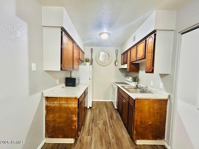 Photo - 240 S Doran Unit Apt 4