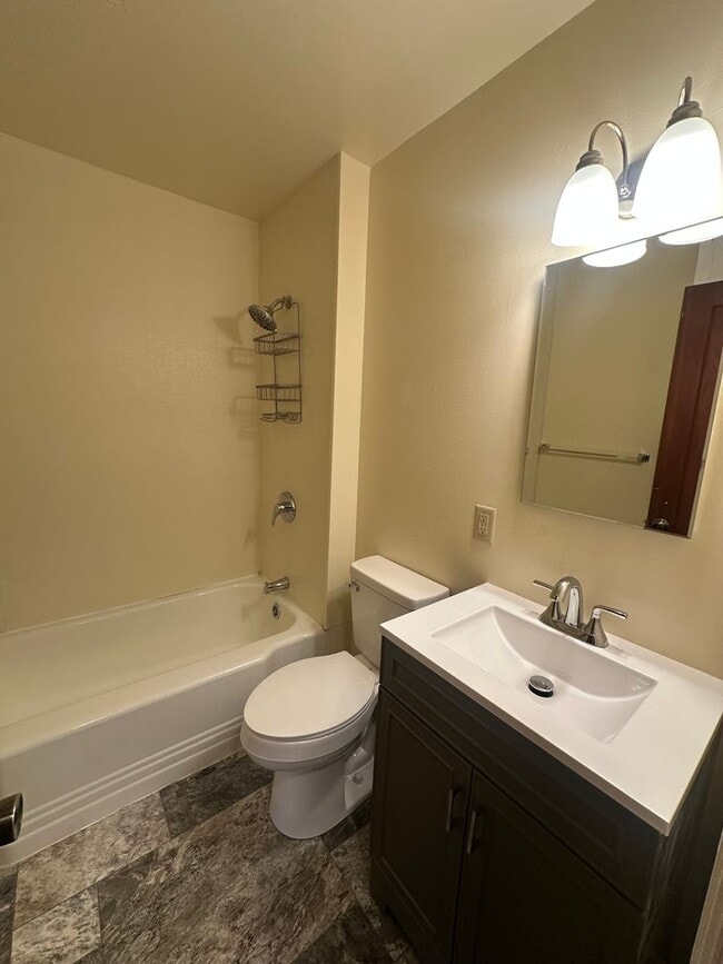 Photo - 305 S 33rd St Unit 305 1/2 S 33