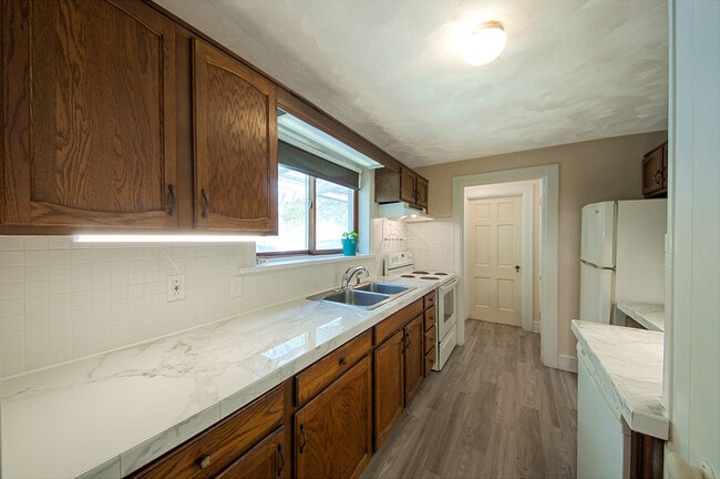 Photo - 215 E Irvin Ave