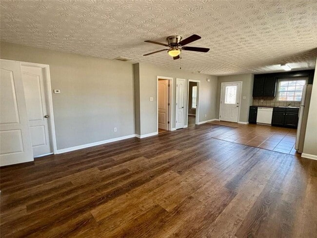 Photo - 500 Dove Way