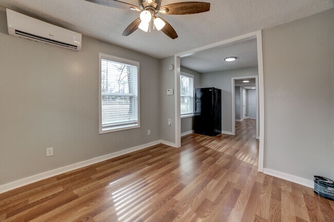 Photo - S Trenton Ave Triplex Unidad 704