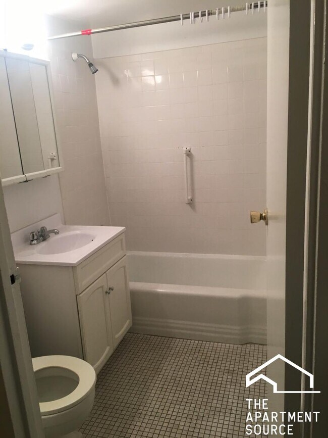 6821 N Sheridan Rd Unit 505