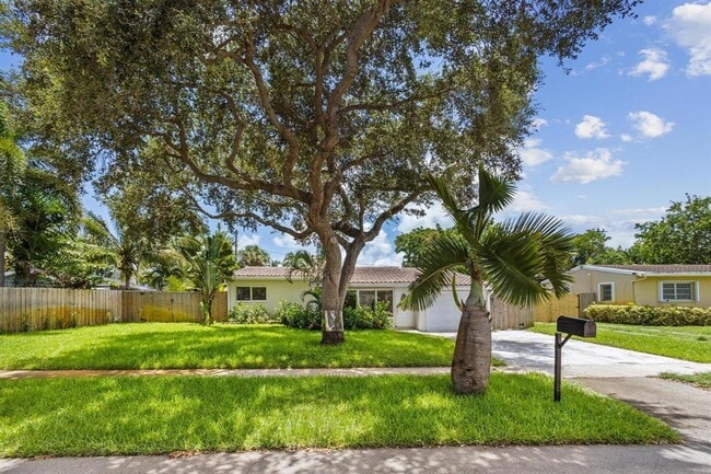Photo - 2440 SW 16th St