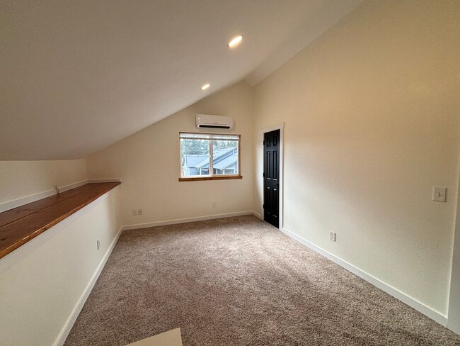 Photo - 429 Thomas St NW