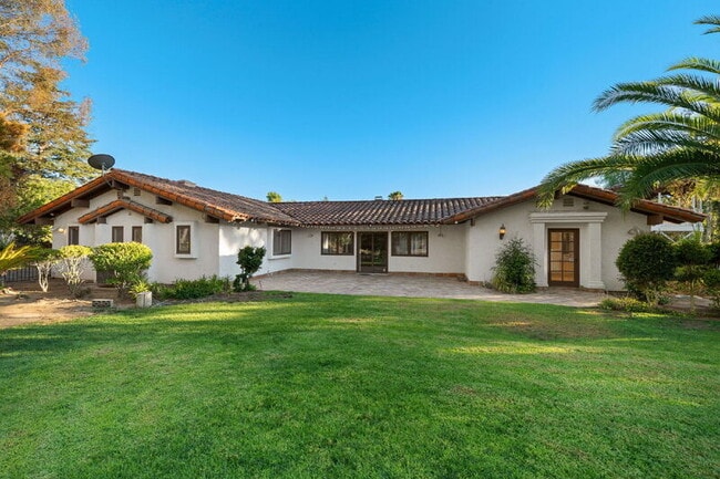 18714 Bernardo Trails Dr