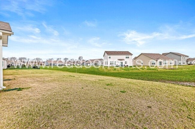 Photo - MOVE IN SPECIAL: HALF OFF THE FIRST MONTH’...