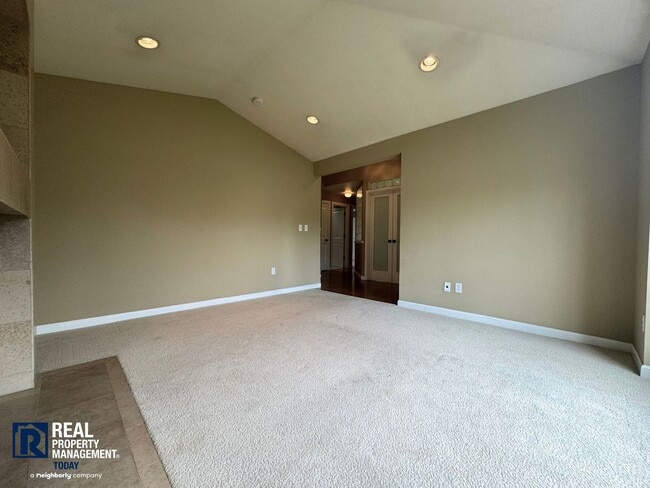 Photo - 3 Bedroom, 2 Bath Puyallup Home with 3-Car Garage & Spacious Fenced Yard!!