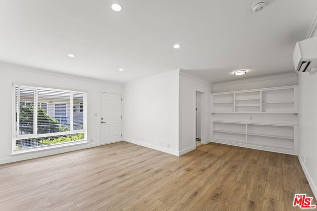 Photo - 934 2nd St Unit 3