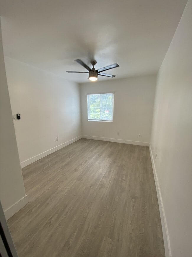 Photo - Grand Avenue Apartments