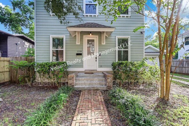 Photo - 1228 Willow Ct