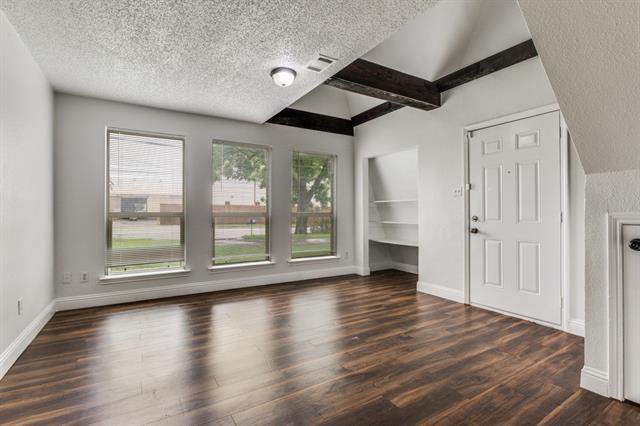 Photo - 809 E Pioneer Dr