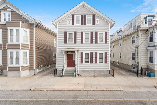 Building Photo - 130 Sutton St Unit 3 Rental