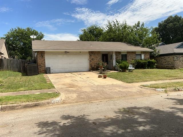 Photo - 3104 Woodlark Dr House
