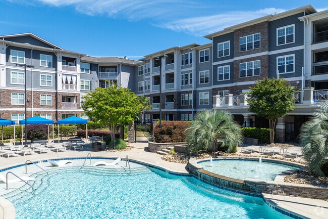 Resort Style Swimming Pool w/ Cabanas