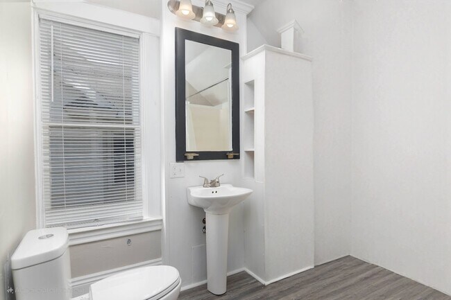 Photo - 529 McCourtie St Unidad Apt# 2
