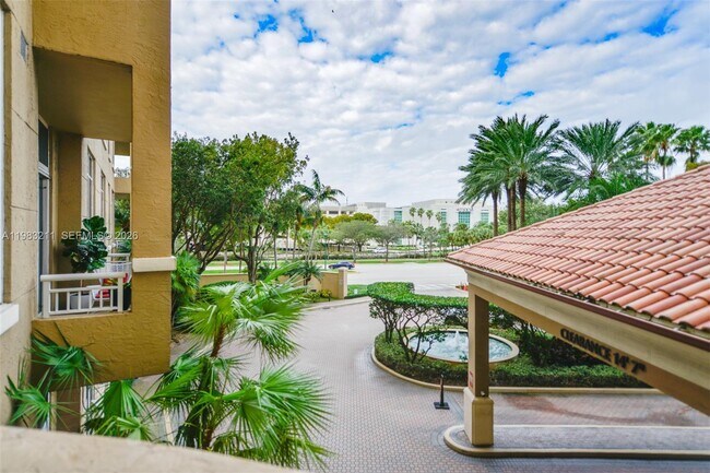 Photo - 19501 W Country Club Dr Unit 211