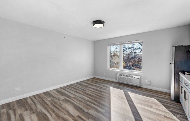 Photo - 114 W Green St Unit 209