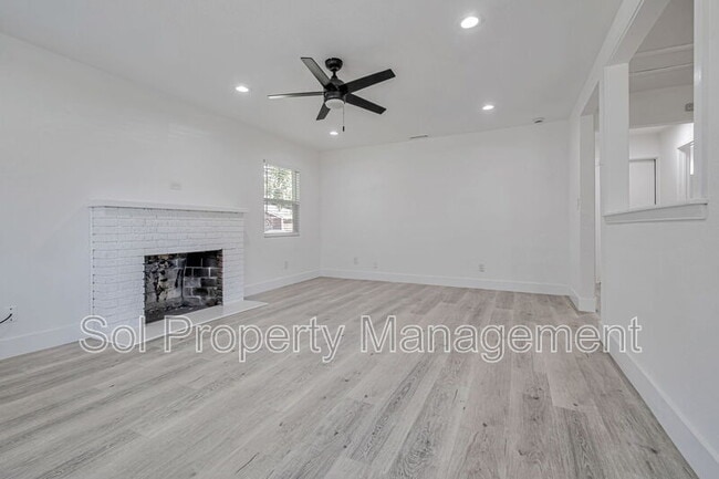 Photo - 822 Eaton St