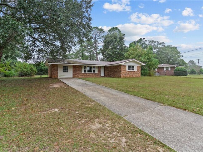 Photo - 302 Cedar Dr