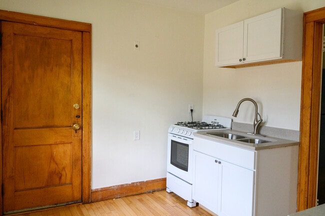 Kitchen - 4225 Emerson Ave N Unit 4225 Emerson Ave. N