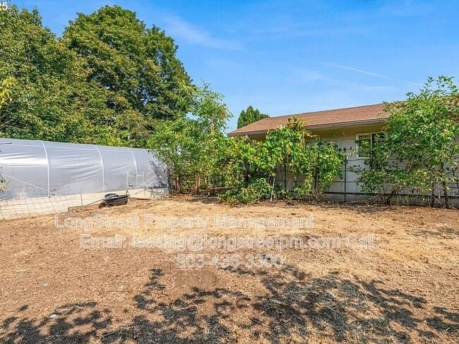Photo - 2915 NE Fremont Dr