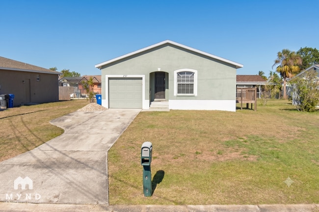 Building Photo - 477 Florida Cir N