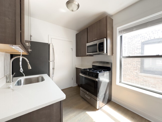 Photo - 2641 N Spaulding Ave Unidad W4