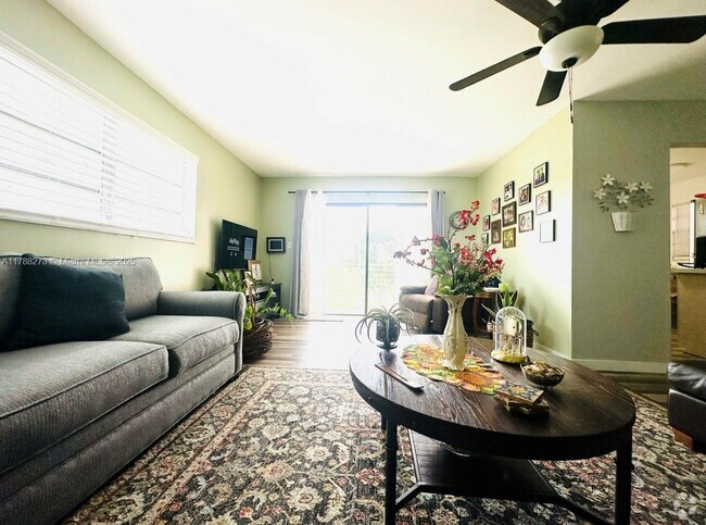 Building Photo - 2500 SW 81st Ave Unit 201 Rental