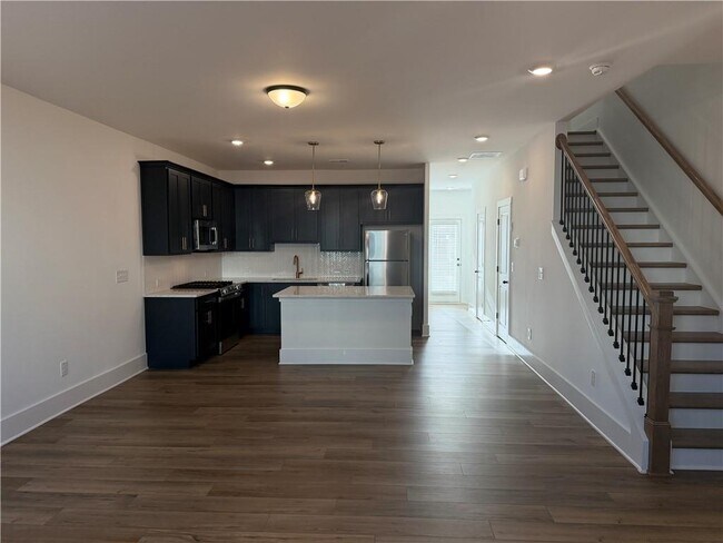 Photo - 1605 Aeslin Dr NW