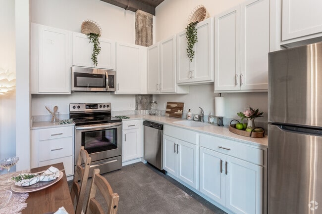 Studio 645 SF - Kitchen
